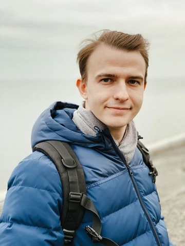 Павло Закала - Фахівець із Machine Learning та Computer Vision, який знає все про те, як навчити комп'ютер «бачити». Викладає сучасні підходи до побудови нейромереж та аналізу даних.